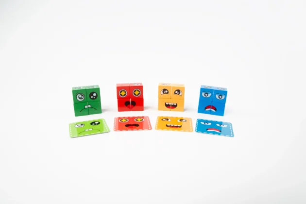 Emoji Face Changing Cube Puzzle for Kids – 72 Cards & 16 Blocks - Image 4