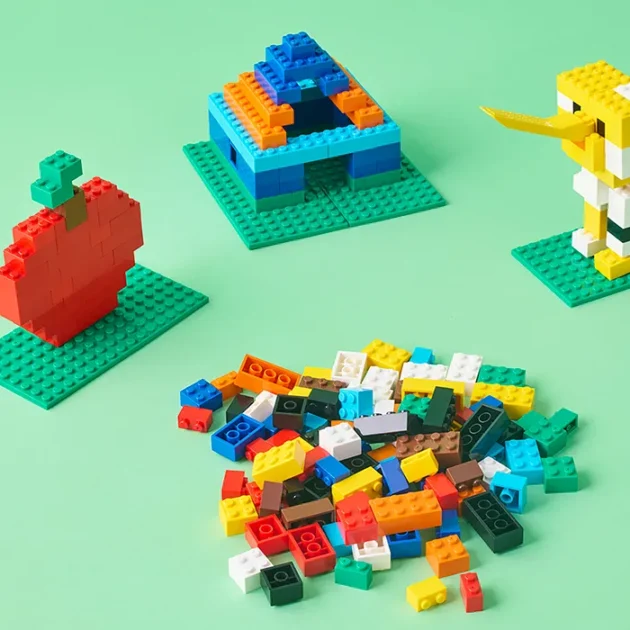 Refurbished Box of Blocks 250 with plates - Image 2